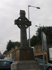 Day2 standing cross on way to newgrange